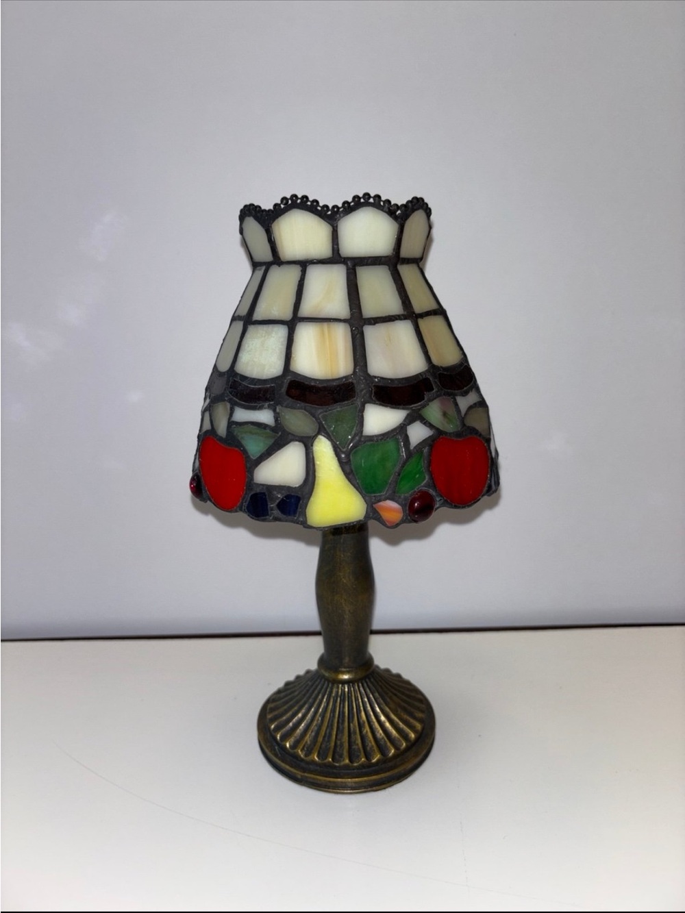 Stained slag glass tealight holder/ lamp